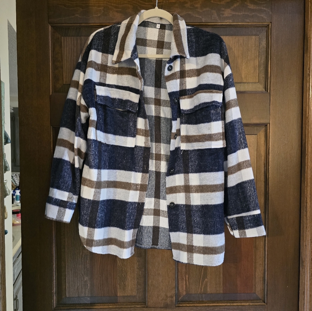 Plaid Button-Up Ovesized Shacket in Navy Blue and Brown